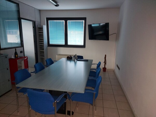 18#8076 Arredo da ufficio ed attrezzature elettroniche in vendita - foto 21