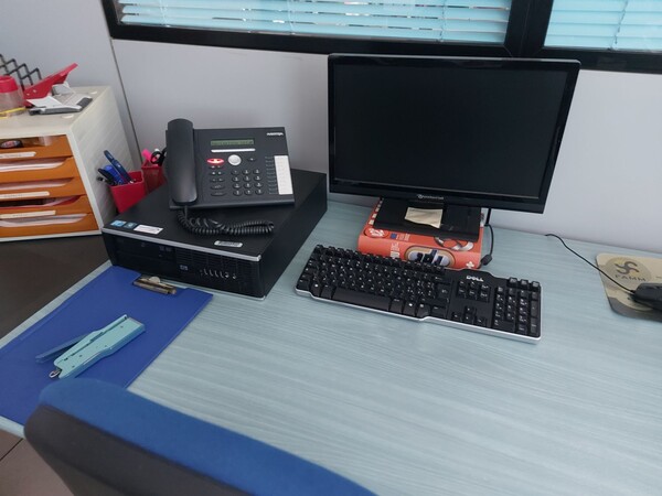 18#8076 Arredo da ufficio ed attrezzature elettroniche in vendita - foto 26