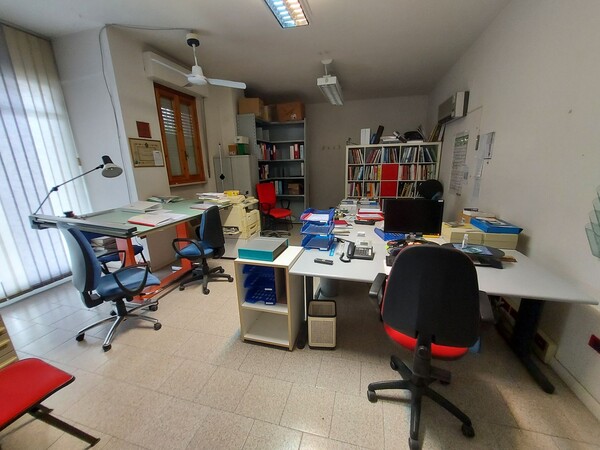 5#8080 Arredi ed attrezzatura da ufficio in vendita - foto 1