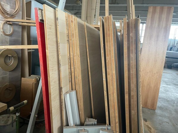 10#8083 Giacenze di magazzino di legno e marmo in vendita - foto 8