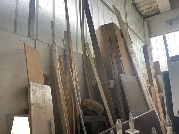 10#8083 Giacenze di magazzino di legno e marmo in vendita - foto 14