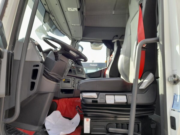 5#8085 Trattore stradale Renault RVI T460 in vendita - foto 3