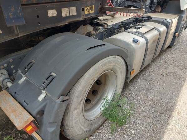 101#8091 Trattore stradale Volvo FH42T in vendita - foto 7