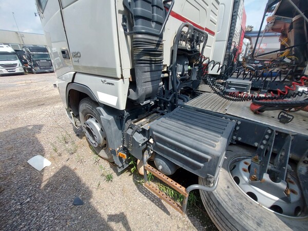 101#8091 Trattore stradale Volvo FH42T in vendita - foto 11