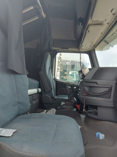 101#8091 Trattore stradale Volvo FH42T in vendita - foto 16
