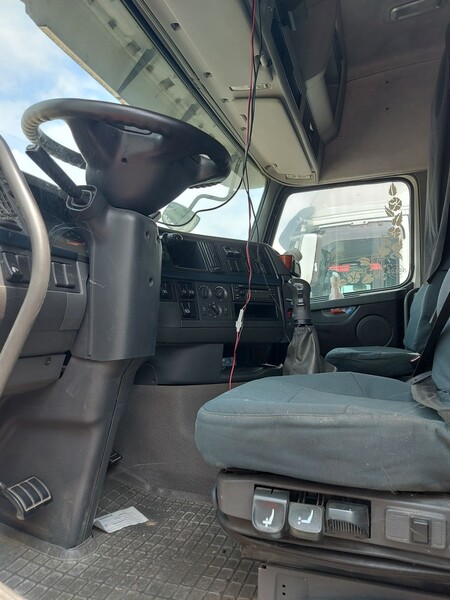 101#8091 Trattore stradale Volvo FH42T in vendita - foto 17