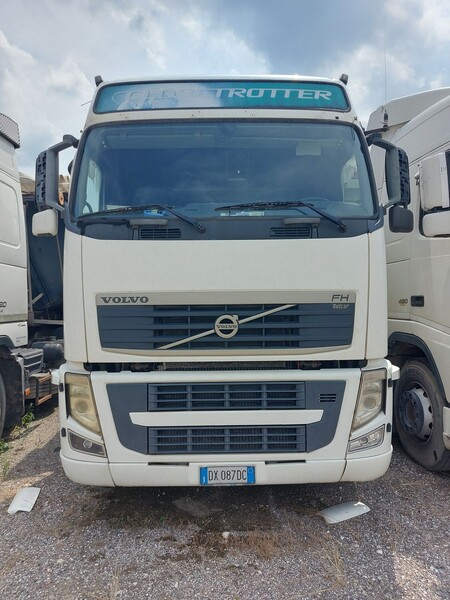 103#8091 Trattore stradale Volvo FH42T in vendita - foto 2