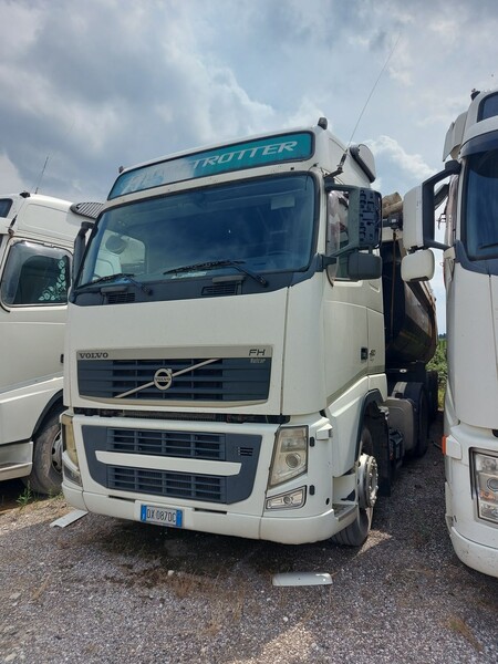 103#8091 Trattore stradale Volvo FH42T in vendita - foto 3