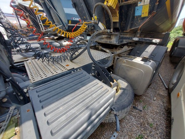 103#8091 Trattore stradale Volvo FH42T in vendita - foto 7