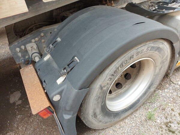 103#8091 Trattore stradale Volvo FH42T in vendita - foto 12