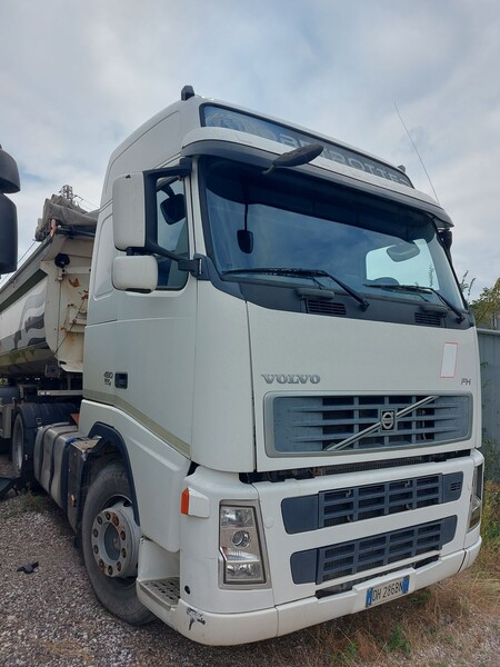 109#8091 Trattore stradale Volvo FH42T in vendita - foto 2