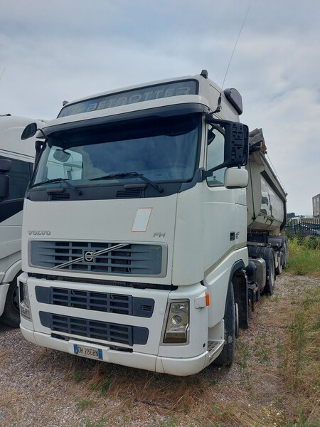 109#8091 Trattore stradale Volvo FH42T in vendita - foto 3