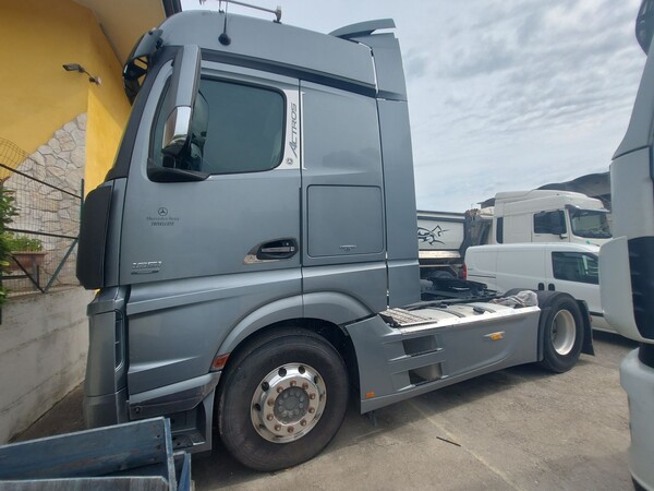 2#8091 Trattore stradale Mercedes Benz in vendita - foto 1