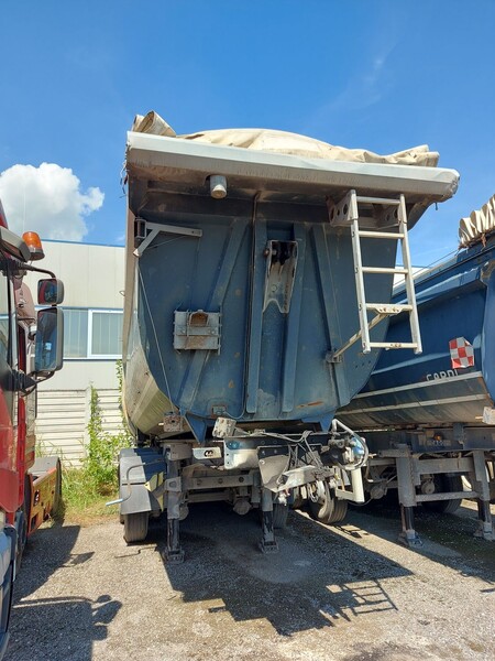 Rimorchi e semirimorchi in vendita