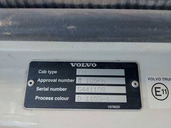 38#8091 Trattore stradale Volvo FH42T in vendita - foto 10