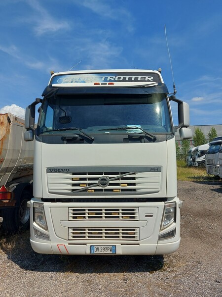 40#8091 Trattore stradale Volvo FH42T in vendita - foto 2