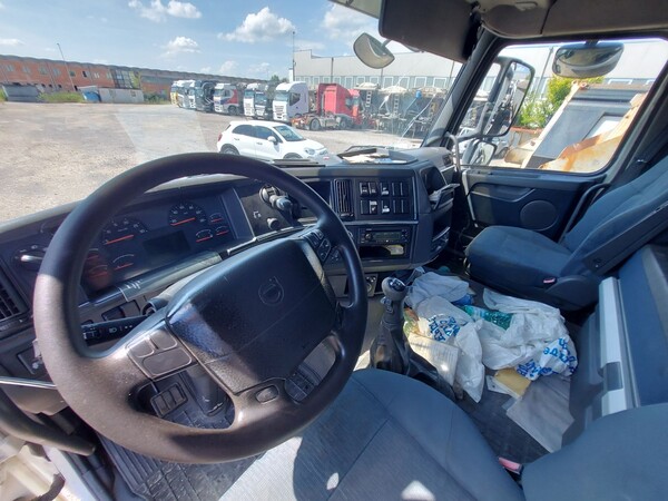 40#8091 Trattore stradale Volvo FH42T in vendita - foto 16