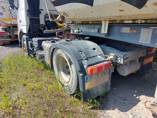 42#8091 Trattore stradale Volvo FH42T in vendita - foto 4