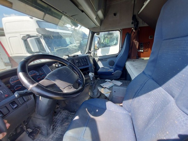 42#8091 Trattore stradale Volvo FH42T in vendita - foto 13