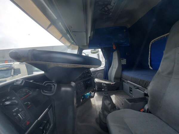68#8091 Trattore stradale Volvo FH12 T42 in vendita - foto 17