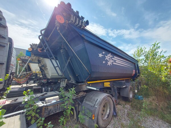 Rimorchi e semirimorchi in vendita