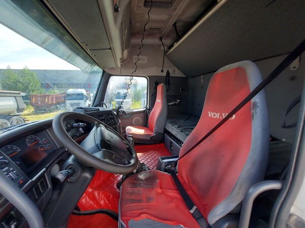 74#8091 Trattore stradale Volvo FH12 T42 in vendita - foto 17