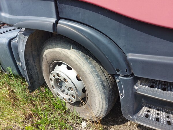 81#8091 Trattore stradale Iveco 440S in vendita - foto 10