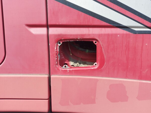 81#8091 Trattore stradale Iveco 440S in vendita - foto 11