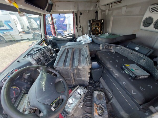 81#8091 Trattore stradale Iveco 440S in vendita - foto 20