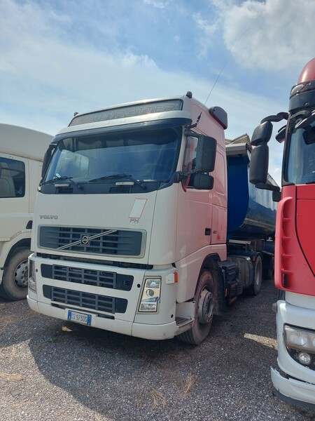 83#8091 Trattore stradale Volvo FH42T in vendita - foto 3
