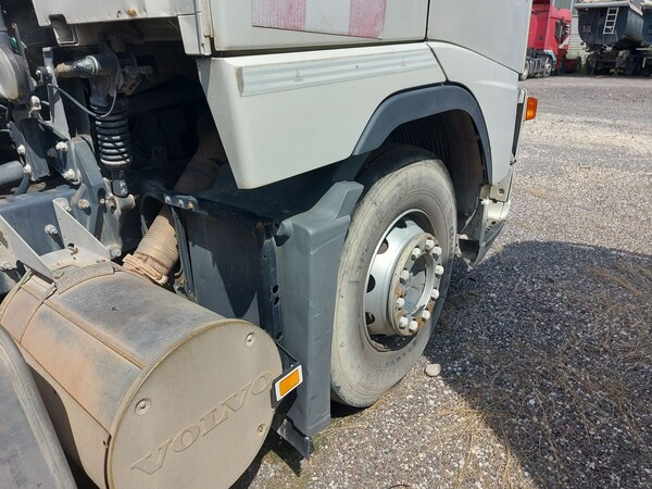 83#8091 Trattore stradale Volvo FH42T in vendita - foto 12