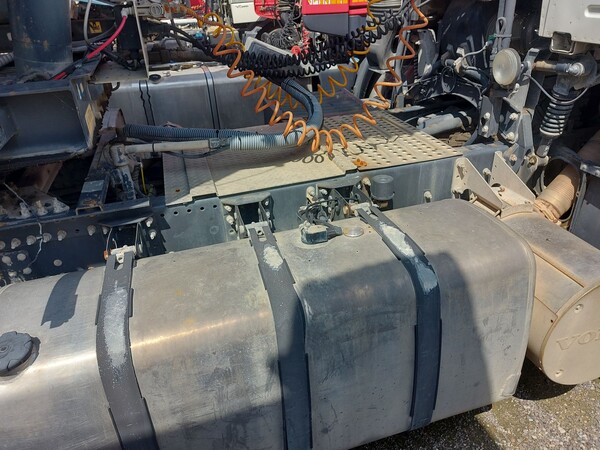 83#8091 Trattore stradale Volvo FH42T in vendita - foto 13