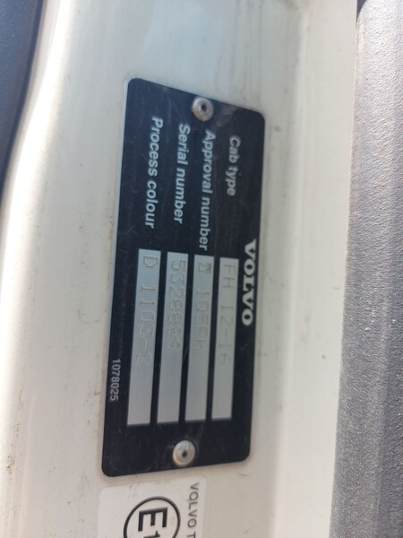 83#8091 Trattore stradale Volvo FH42T in vendita - foto 14