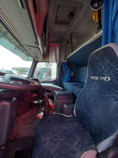83#8091 Trattore stradale Volvo FH42T in vendita - foto 17