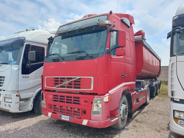 91#8091 Trattore stradale Volvo FH42T in vendita - foto 1