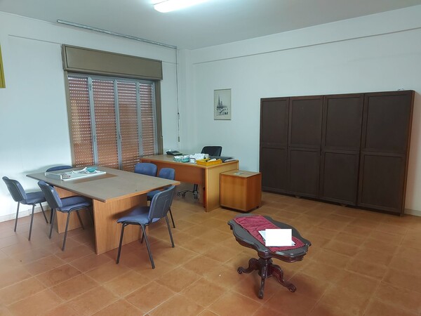 1#8092 Arredi ed attrezzature da ufficio in vendita - foto 13