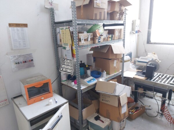 45#8109 Attrezzature e arredi magazzino in vendita - foto 9