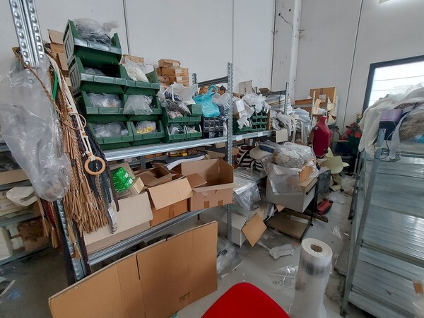 45#8109 Attrezzature e arredi magazzino in vendita - foto 12