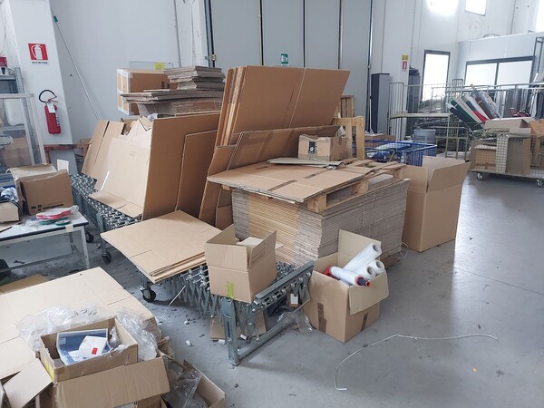 45#8109 Attrezzature e arredi magazzino in vendita - foto 50