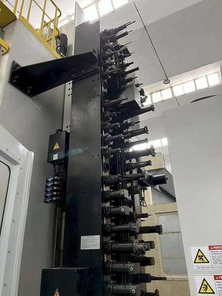 2#8114 Utensili e pallet per fresatrice SNK NEOV 5M in vendita - foto 2