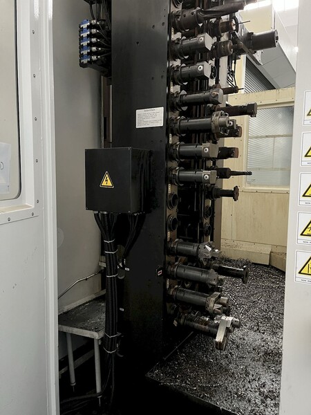 2#8114 Utensili e pallet per fresatrice SNK NEOV 5M in vendita - foto 3