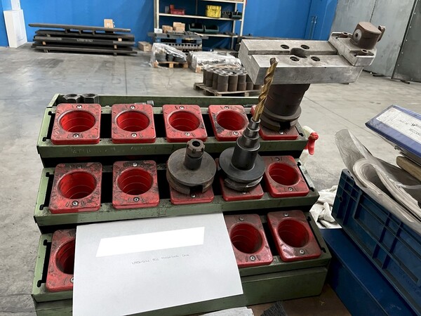 2#8114 Utensili e pallet per fresatrice SNK NEOV 5M in vendita - foto 9