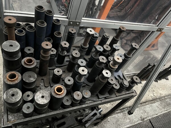 4#8114 Utensili, fissatori, cubi e staffe per alesatrice Spirit 250KM23 e alesatrice Spirit 460 in vendita - foto 21