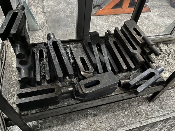 4#8114 Utensili, fissatori, cubi e staffe per alesatrice Spirit 250KM23 e alesatrice Spirit 460 in vendita - foto 22