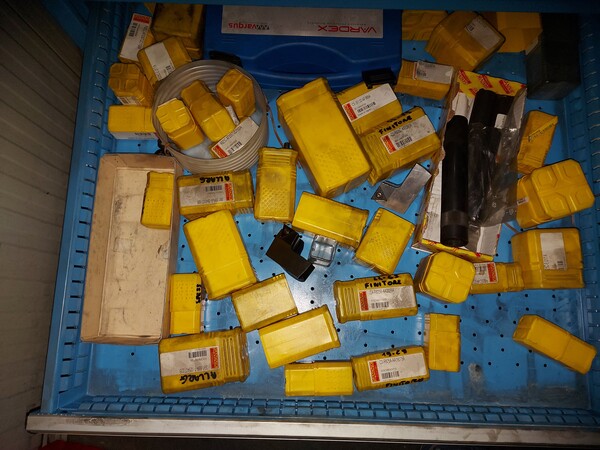 5#8114 Carrelli portautensili con utensili e punte a cannone in vendita - foto 12