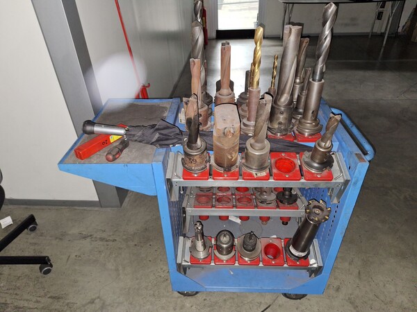 5#8114 Carrelli portautensili con utensili e punte a cannone in vendita - foto 30