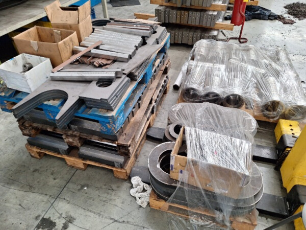 8#8114 Materiale vario per officina meccanica in vendita - foto 1