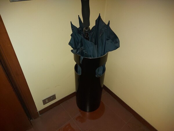 1#8116 Arredi e macchine elettroniche da ufficio in vendita - foto 2