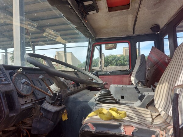 7#8118 Autocarro con cassone ribaltabile trilaterale e gru Fiat Iveco 330-35 in vendita - foto 7