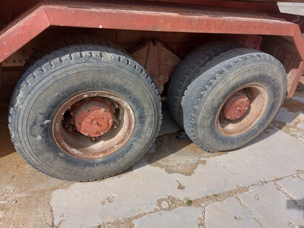 7#8118 Autocarro con cassone ribaltabile trilaterale e gru Fiat Iveco 330-35 in vendita - foto 11